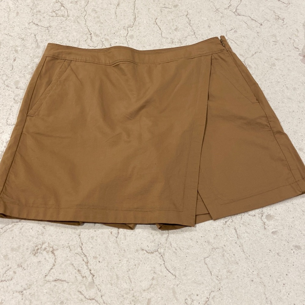 Liz Claiborne skort- NWOT